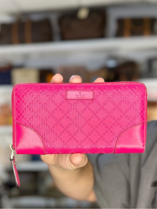 Gucci Handbags - GUCCI PINK LEATHER WALLET